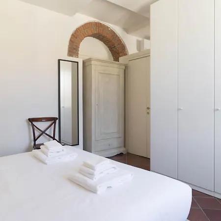 Apartment Gaudenzio Ferrari 12 *